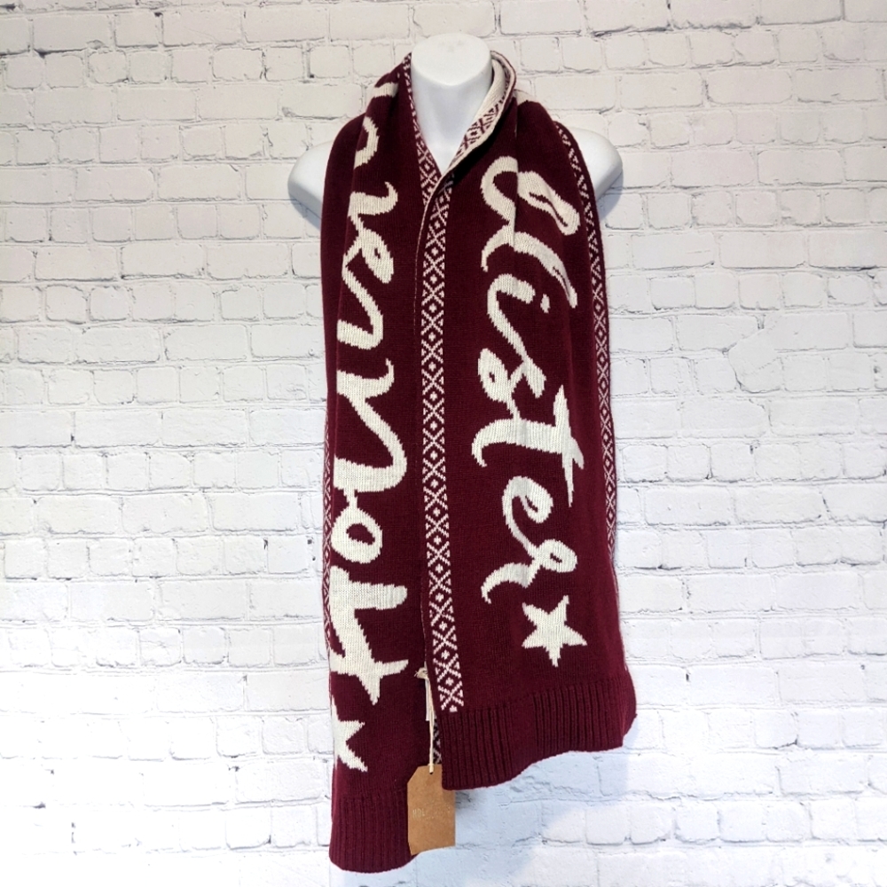 NWT Hollister Red and White Knit Scarf